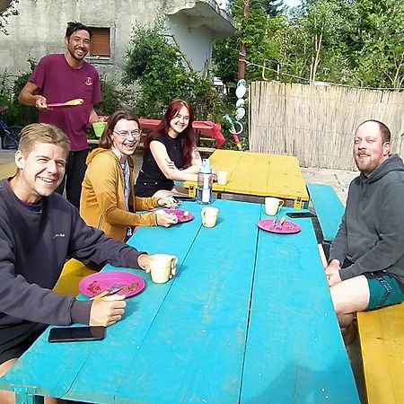 Pinegroove Hostel Vlora Bagian luar foto
