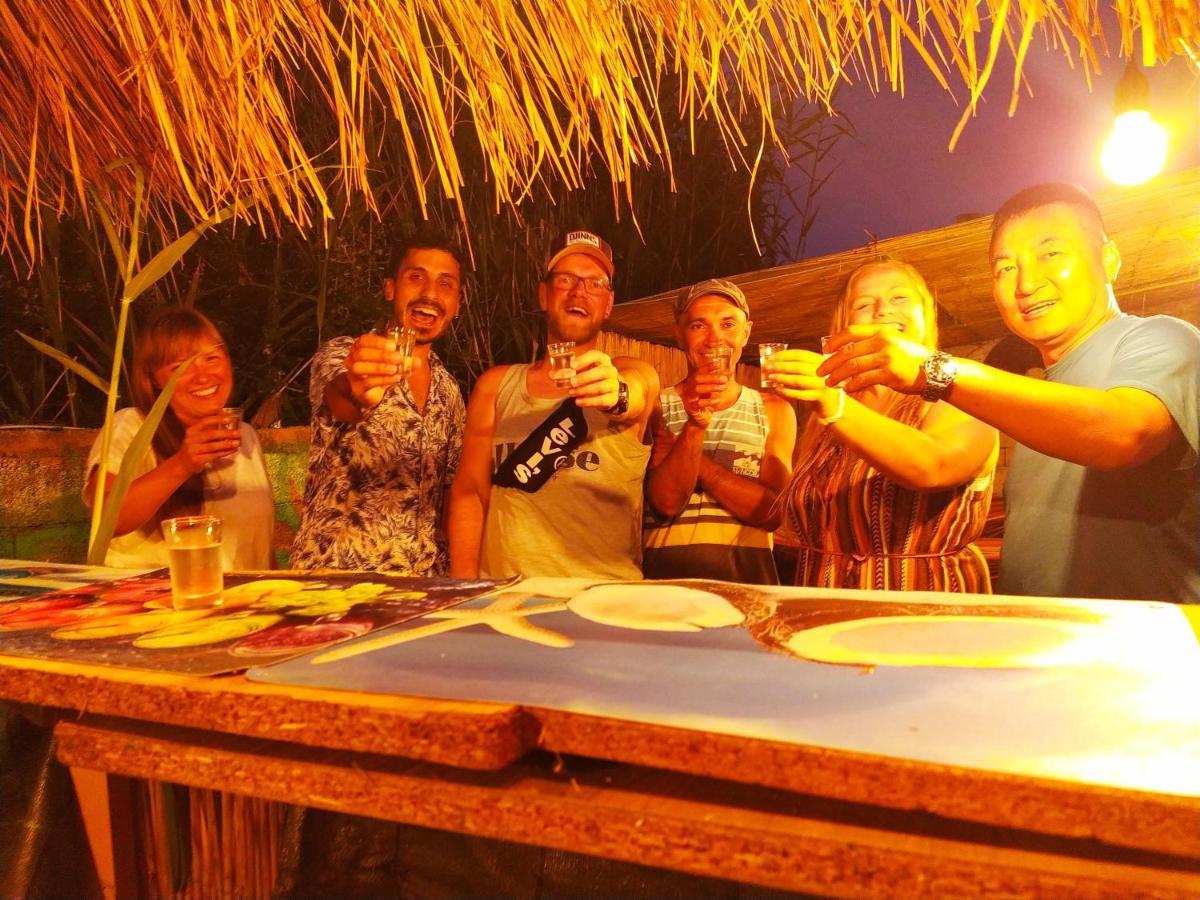 Pinegroove Hostel Vlora Bagian luar foto
