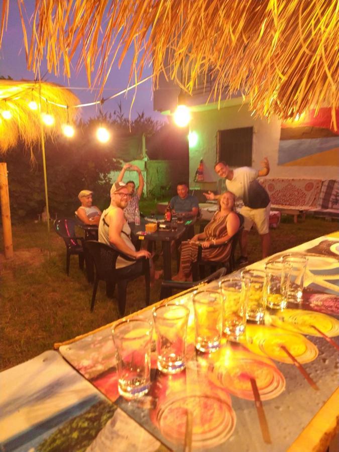 Pinegroove Hostel Vlora Bagian luar foto