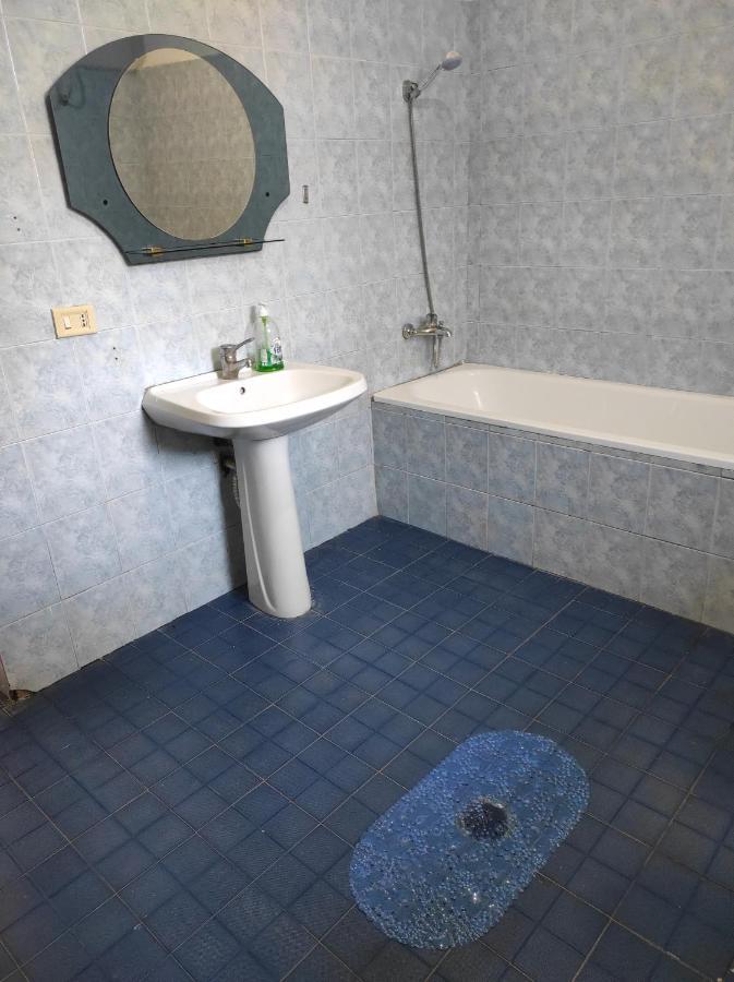 Pinegroove Hostel Vlora Bagian luar foto