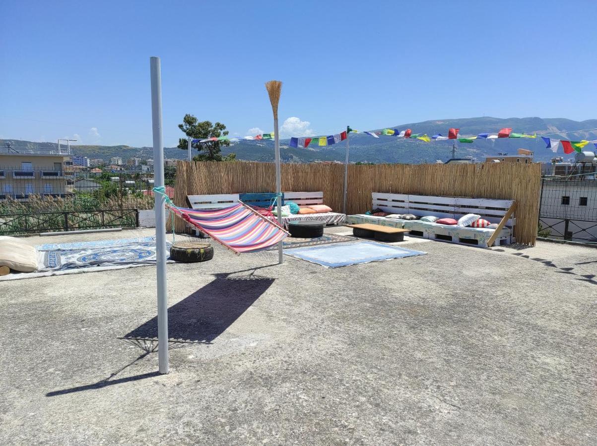 Pinegroove Hostel Vlora Bagian luar foto