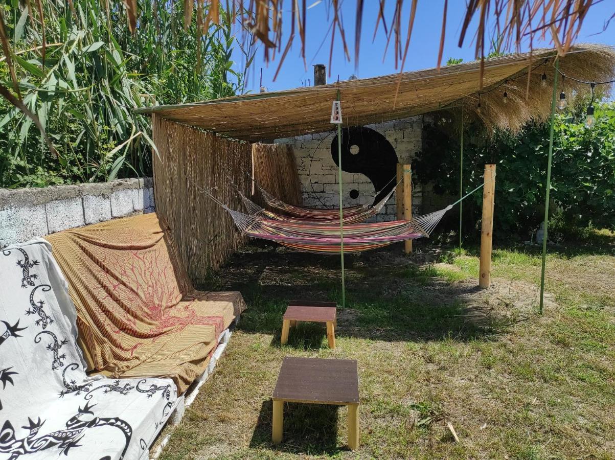 Pinegroove Hostel Vlora Bagian luar foto